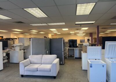 Moes Showroom2